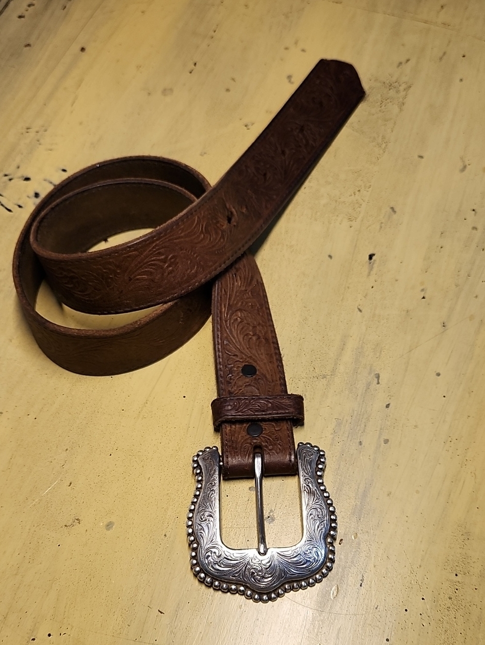 Vintage Western Tooled Brown Leather Belt with Ornate Silver Buckle – Size 35